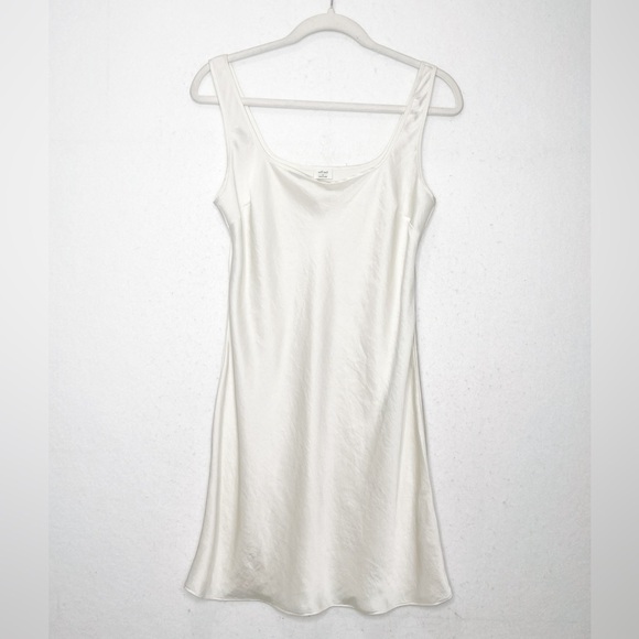 Wilfred Aritzia Women's Light Birch Sleeveless Satin Slip Mini Dress Size M - Picture 1 of 5